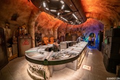 savis-workshop-legacy-lightsaber-retail-2